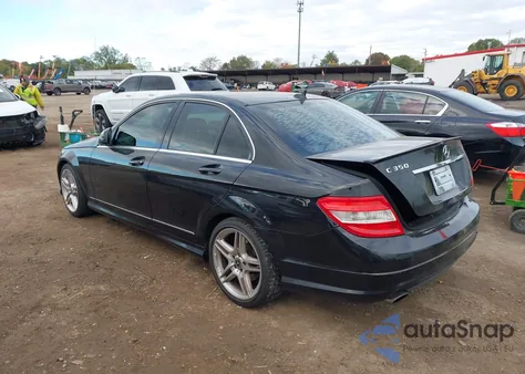 2008 Mercedes-Benz C 350 Sport z USA, uszkodzony, nr VIN WDDGF56X28F059919
